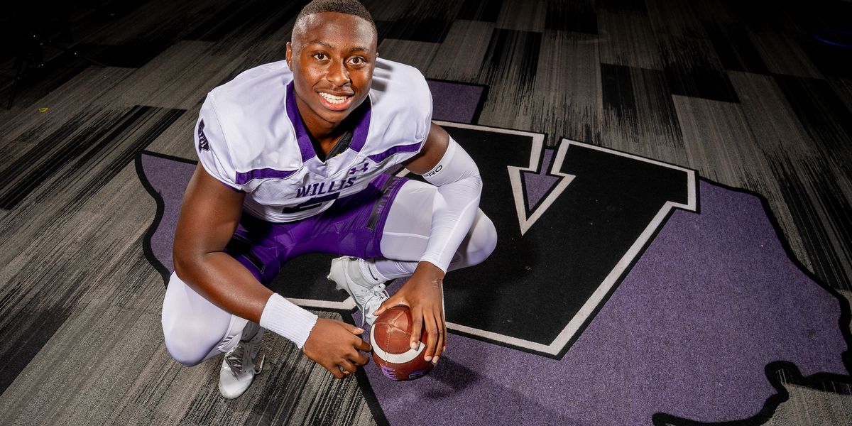 DJ Lagway Named 2023-24 Gatorade National Football Player Of The Year ...