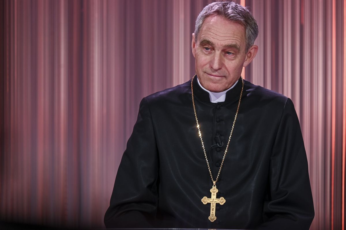 Bagno di folla per padre Georg che svela Ratzinger