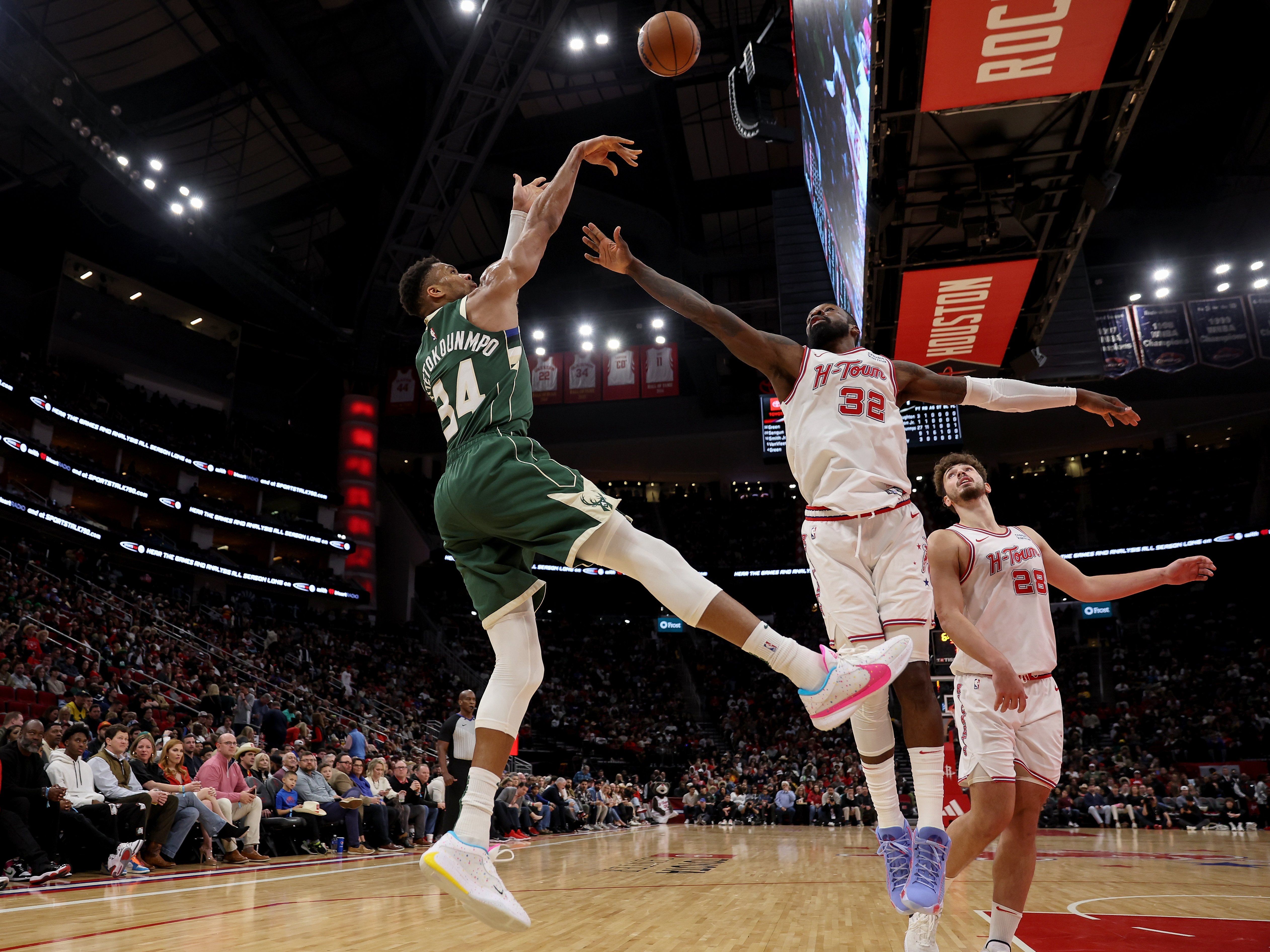 Rockets overcome Antetokounmpo's 48 points beat slumping Bucks