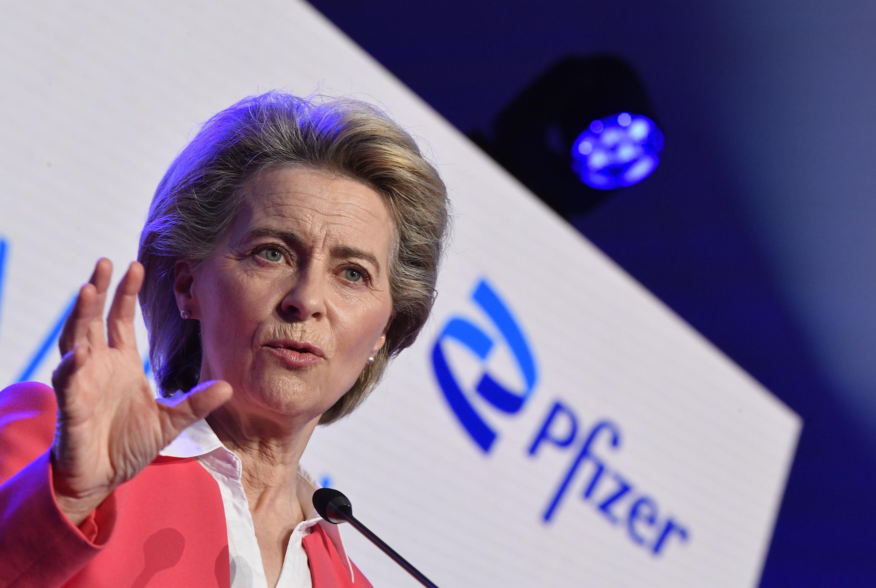 L’Ue scherma contratti e sms Ursula-Pfizer