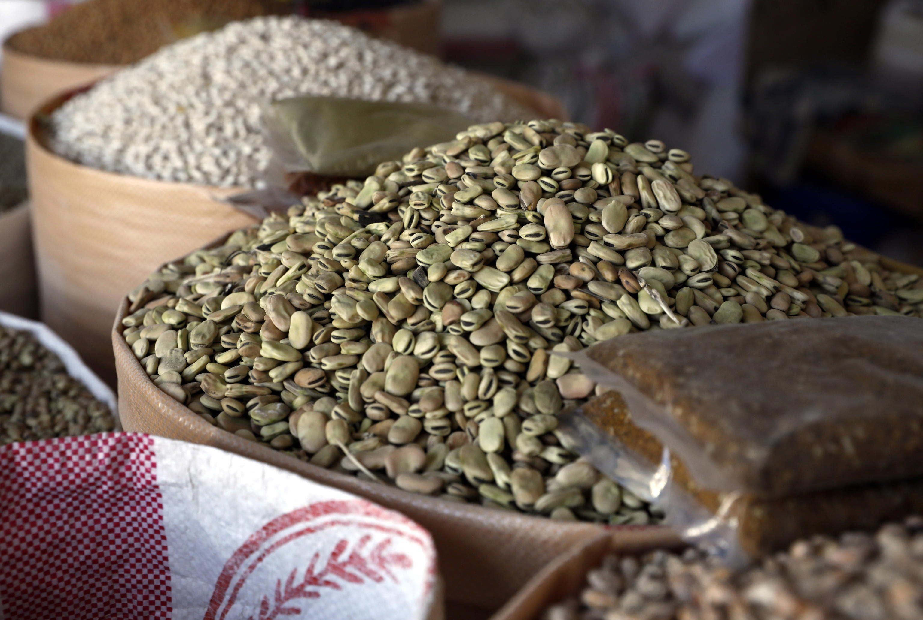 Legumi e alimenti integrali fanno bene. Ma se esageriamo presentano il conto