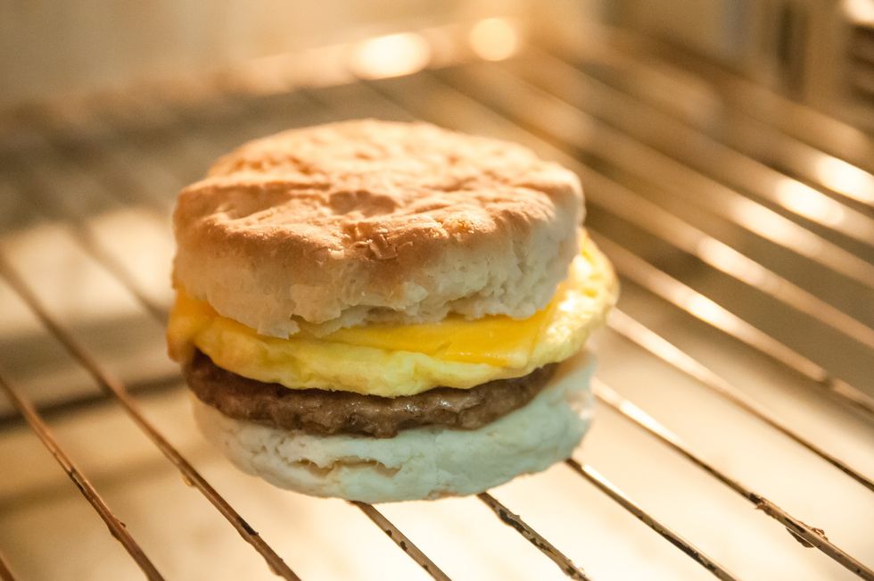 Breakfast-sandwich-sausage-egg-cheese-biscuit-sandwich