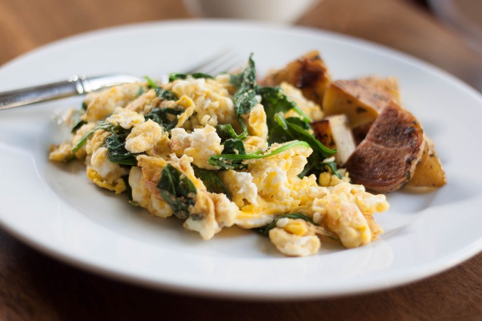 Spinach-egg-cheese-scramble-roasted-potatoes