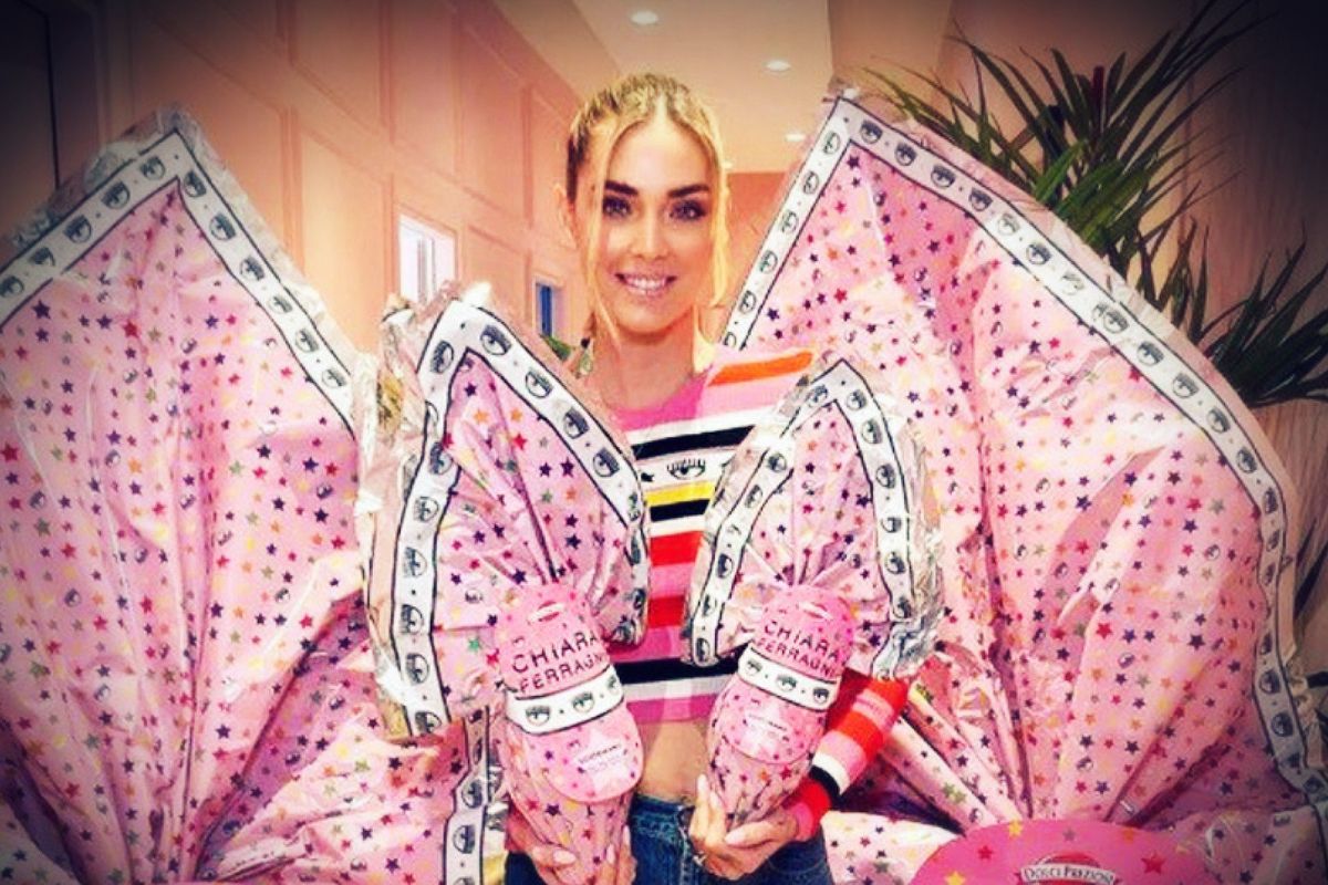 Non c’è pace in casa dei Ferragnez. Ora la Procura indaga su bambole e uova