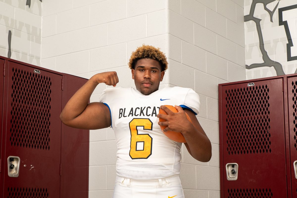 VYPE HOU Public School Football Defensive Player of the Year Fan Poll Presented By Sun & Ski Sports