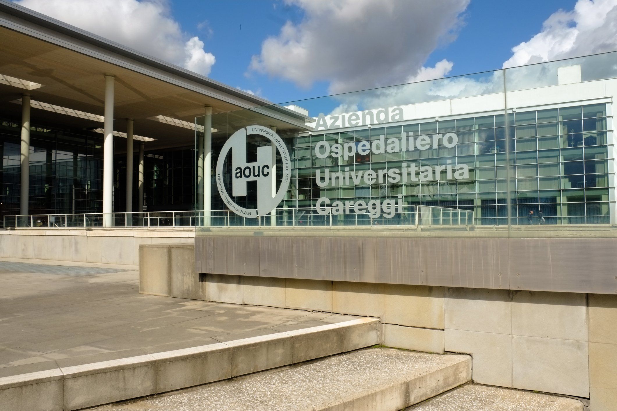 Relazione choc sul Careggi: «Assenza di psicoterapia prima di bloccare la pubertà»