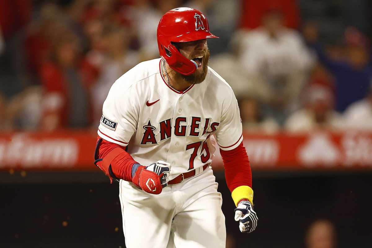 Houston Astros trade for left-handed power bat with speed