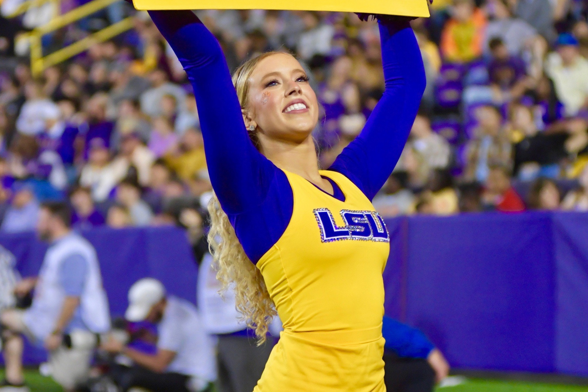 NATIONAL CHAMP: Texas "Tiger Girl" a Smooth Criminal