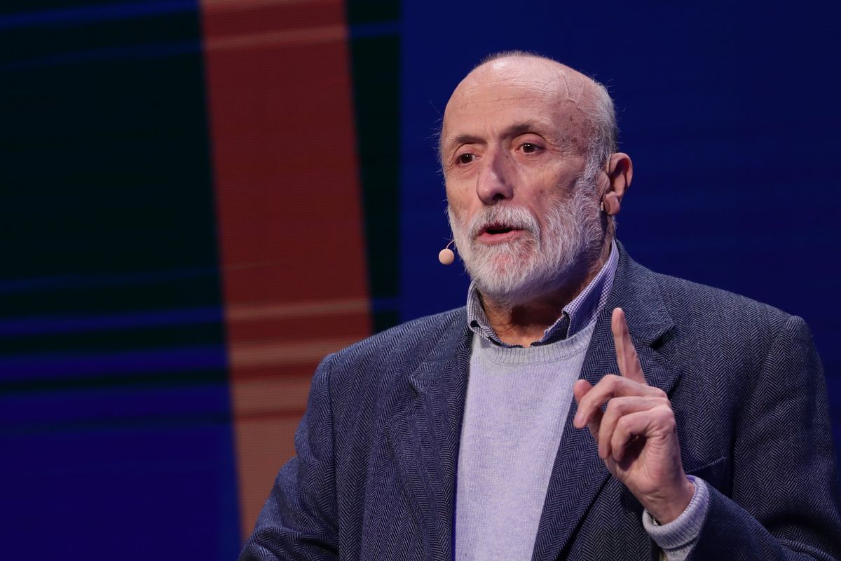 Petrini si è rimangiato il suo credo: da Slow food a evviva la carne finta