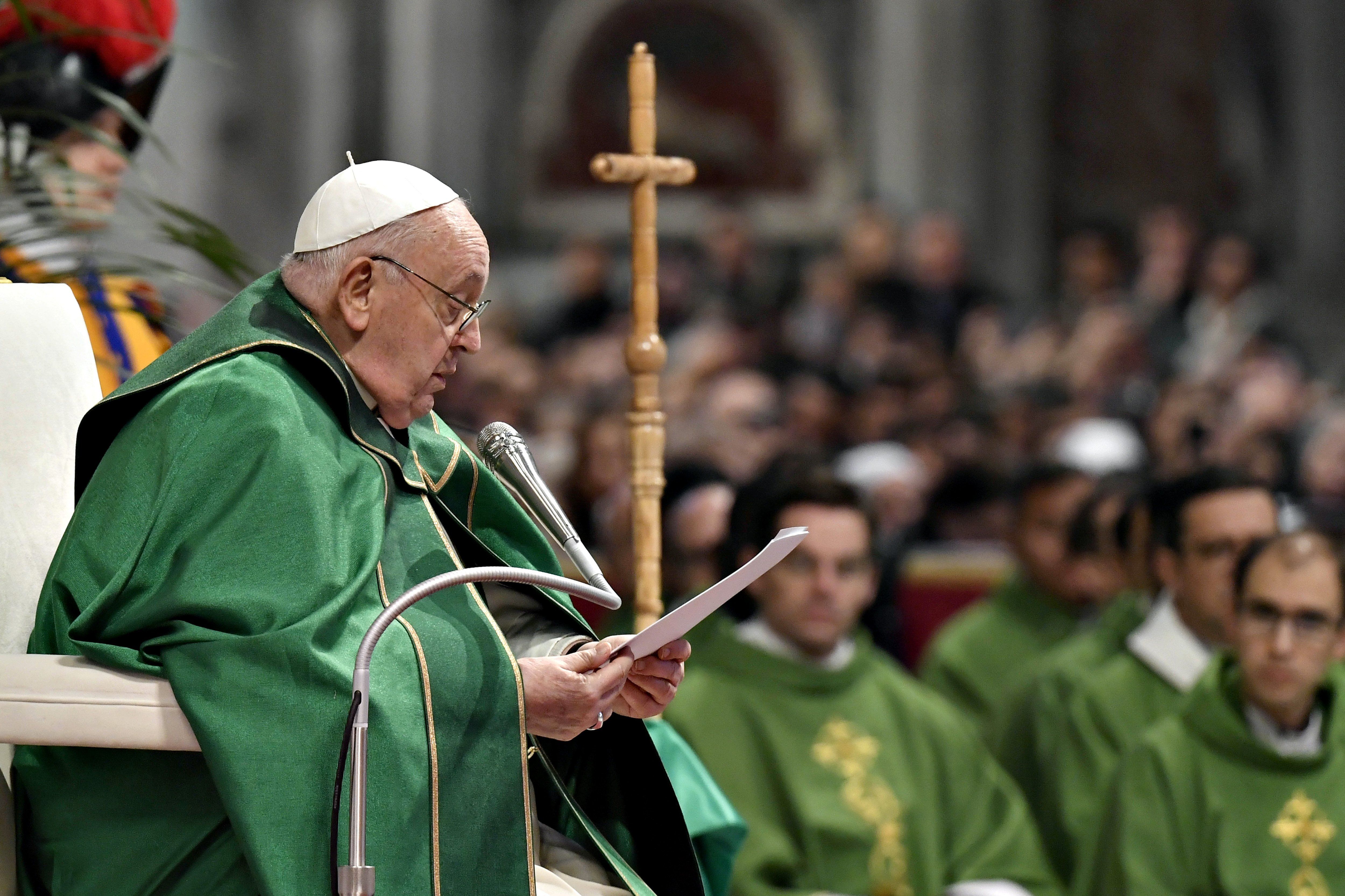 Dal Papa altri pasticci sulle benedizioni gay