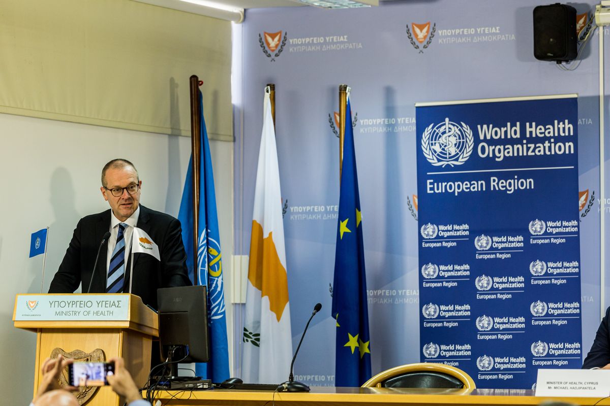 Per l’Oms parlare di effetti avversi significa spargere fake news