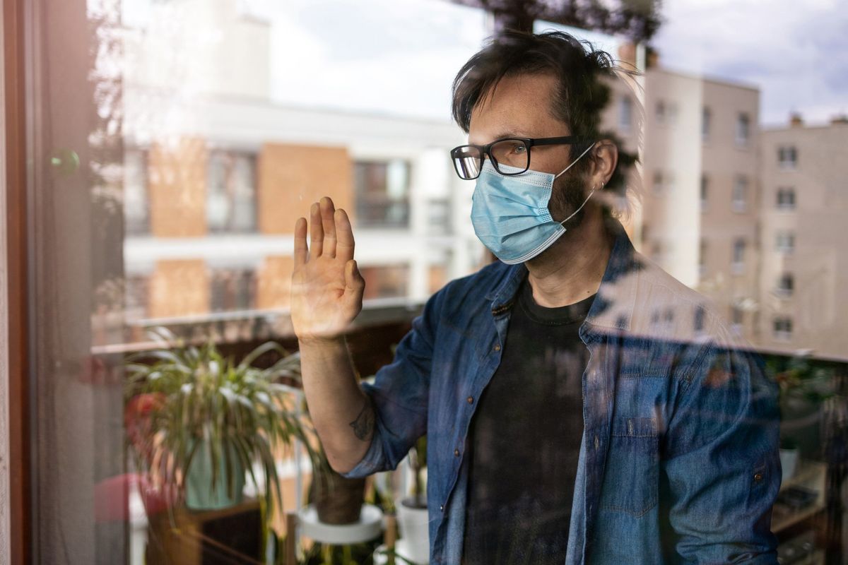 Dovevano restare in casa ma adesso agli asintomatici l’Inps non paga l’indennità