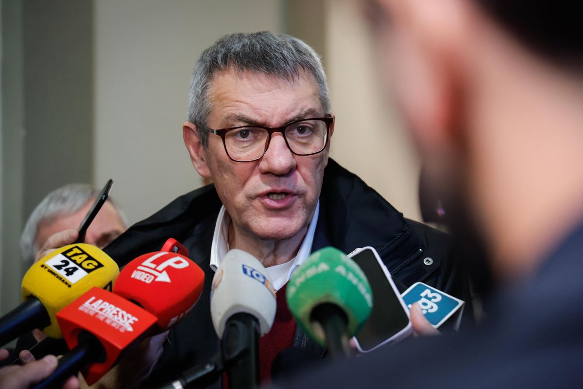 Anche Landini snobba la Schlein. Parla con Conte di Stellantis e salari