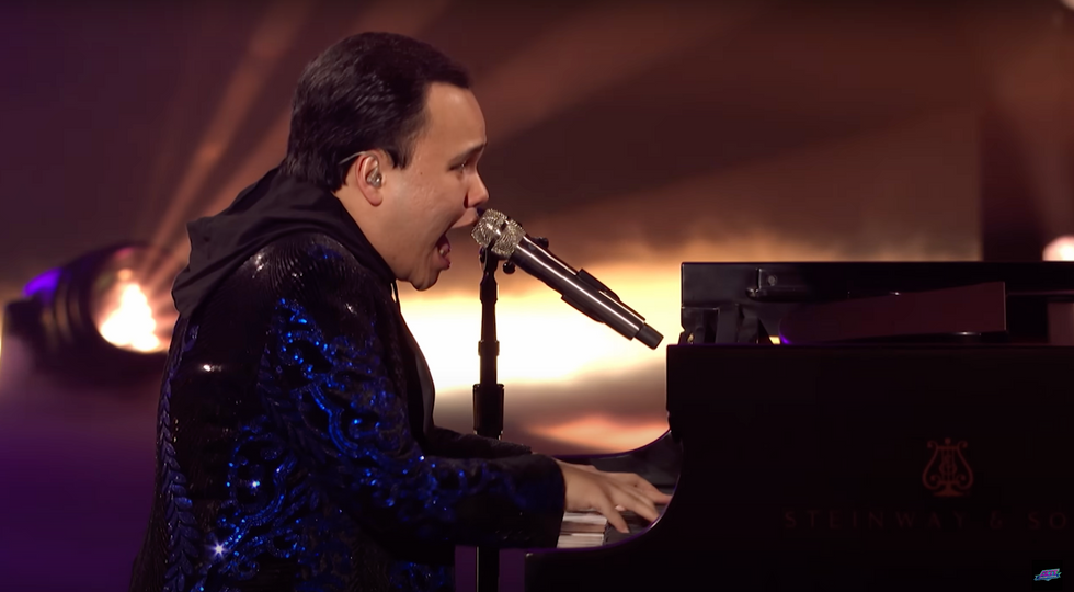Music savant Kodi Lee gives a completely new version of 'Bohemian Rhapsody' on 'AGT'