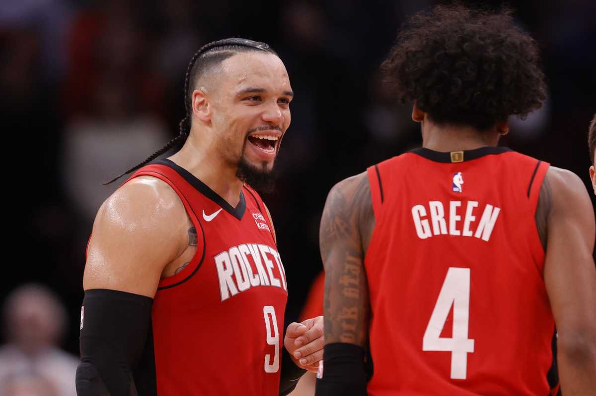 Controversial call fuels Houston Rockets victory over Knicks