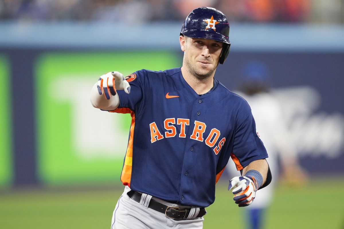 Bregman delivers big hit in 8th as surging Astros rally from 5 down to beat Mets