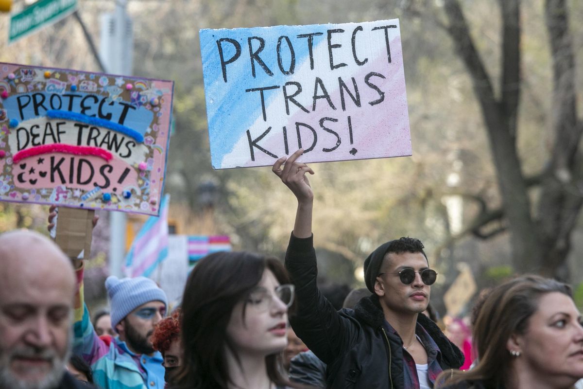 Altri dubbi sulle «cure» ai baby trans