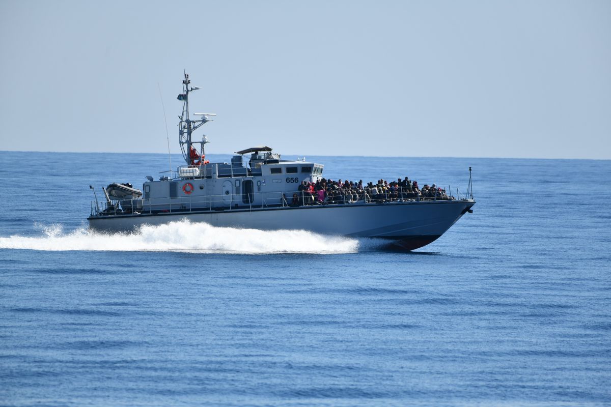 «Dare i migranti alla Libia è reato». La Cassazione lega le mani al governo