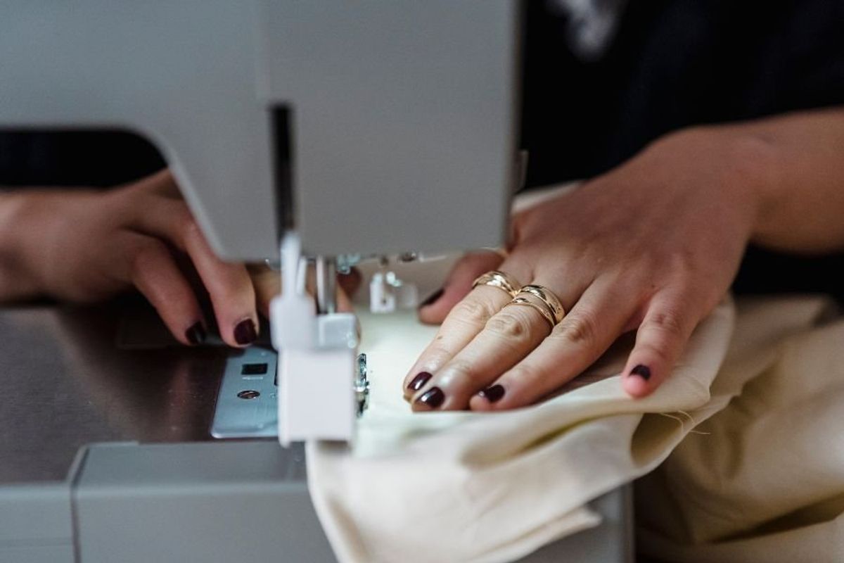 reddit, today.com, teachers, fixing coat