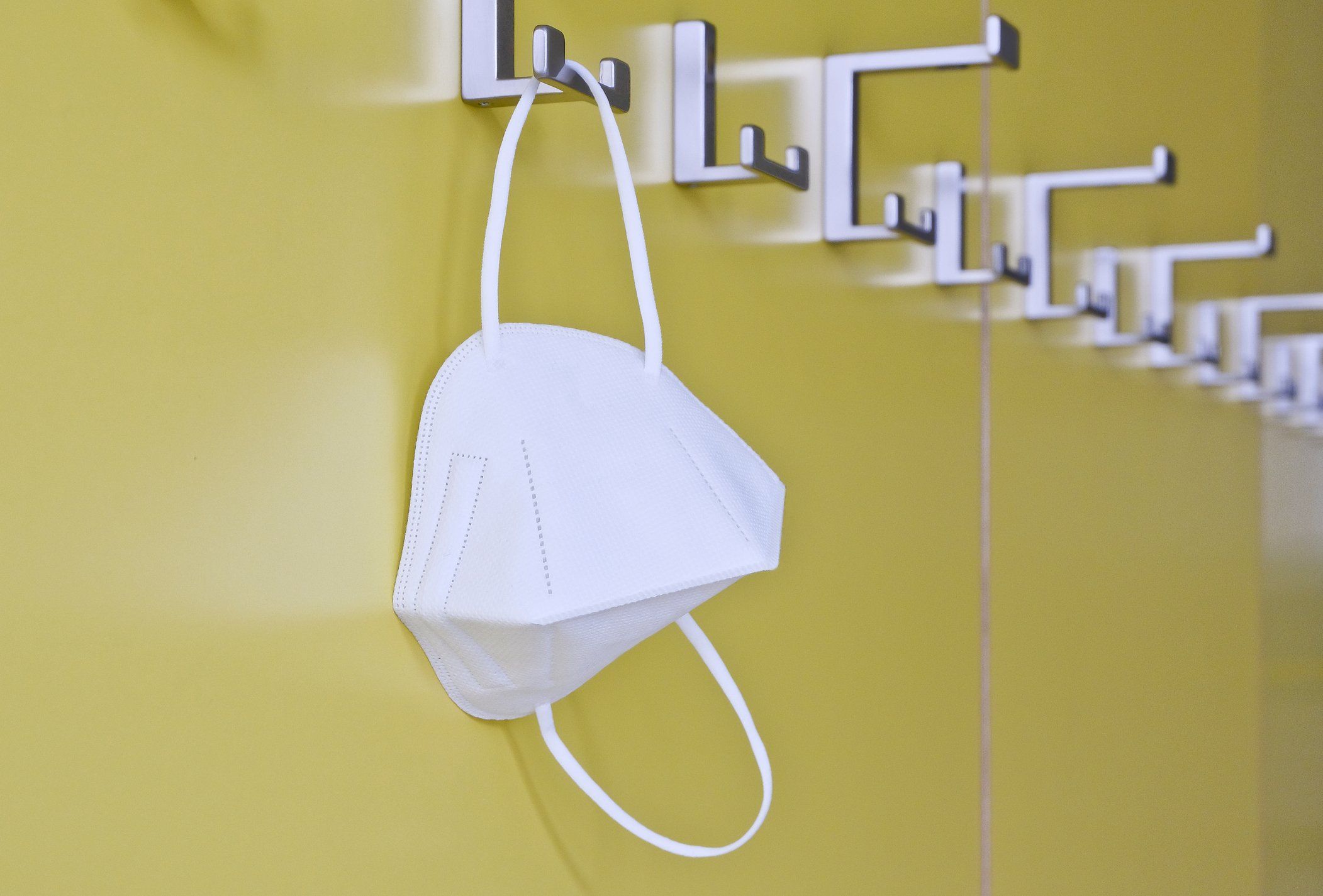 I suoi tecnici bocciano le Ffp2 ma il Cdc si oppone: «Rifate studio e conclusioni»