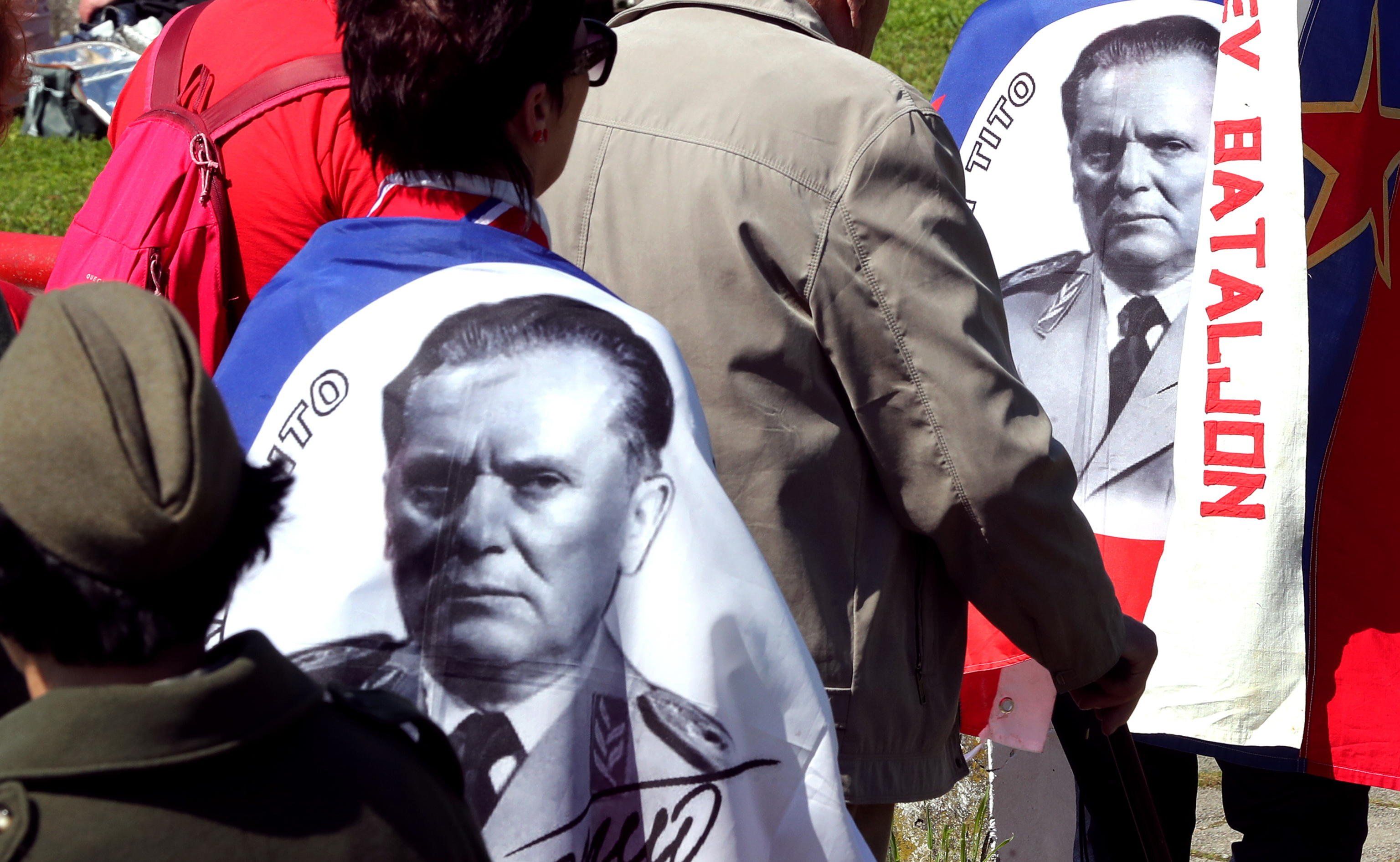 «Via la medaglia al dittatore Tito». Ma il Pd si oppone e blocca tutto