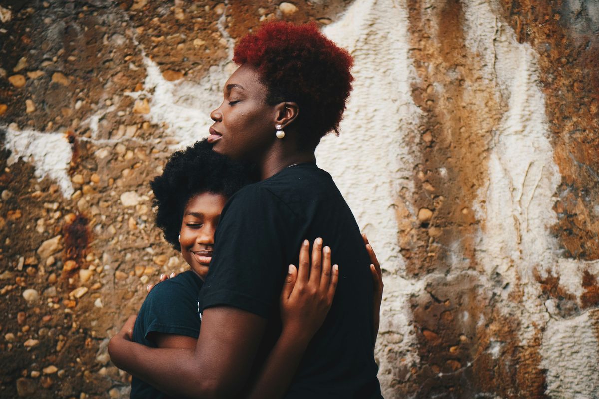 mom and child embracing