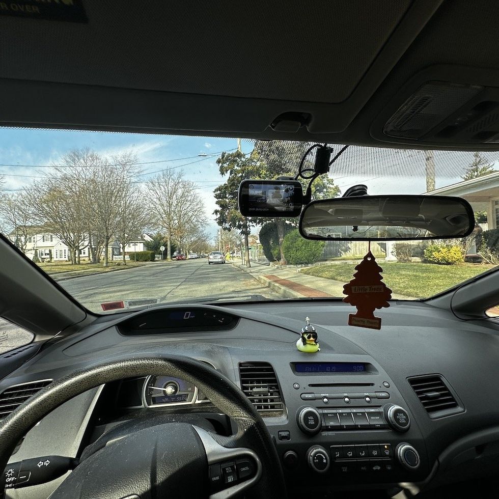 a photo of  Nextbase 622GW installed on a car.