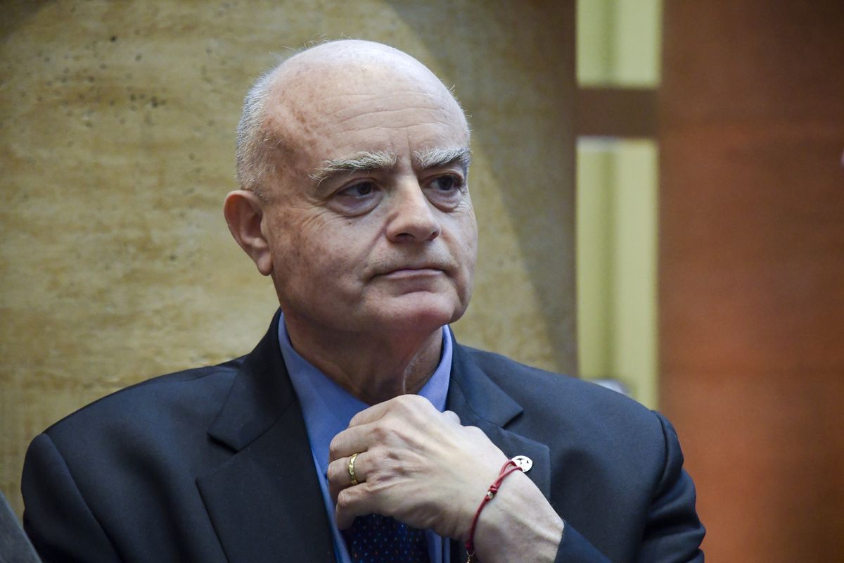 Indagato il dottore che tolse il lavoro ai colleghi «no vax»