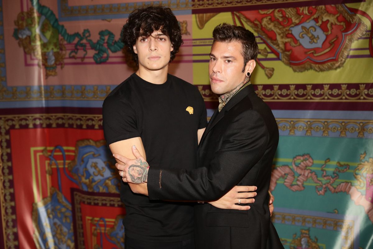 Dopo il socio, lo dice pure un giudice. Fedez si gioca il controllo del podcast