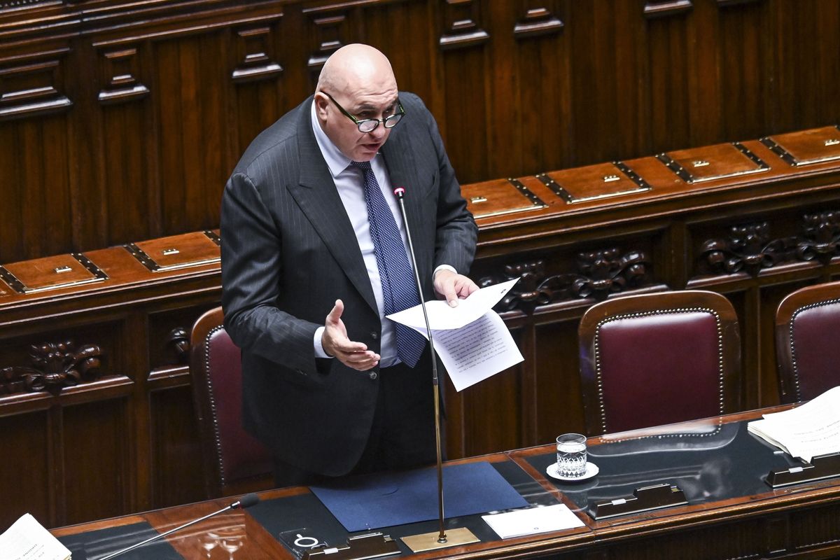 Crosetto sgonfia il patto con Kiev. «Non è vincolante a livello militare»