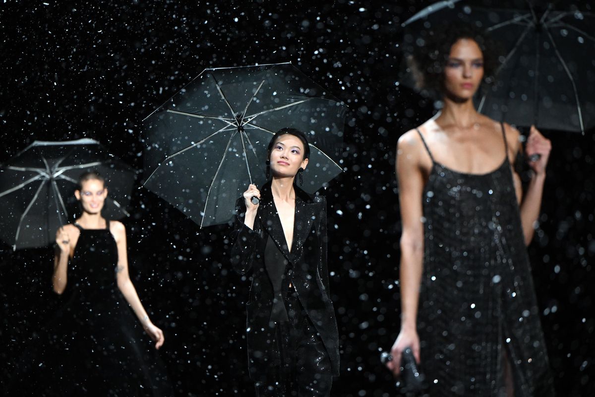 Milano fashion week si riscopre romantica. La donna torna soave
