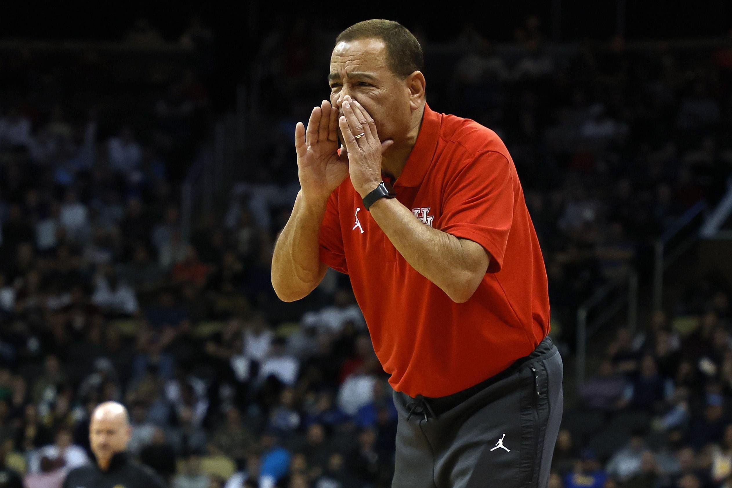 No. 1 Houston tops UCF to clinch at least a share of Big 12 title in 1st season in conference