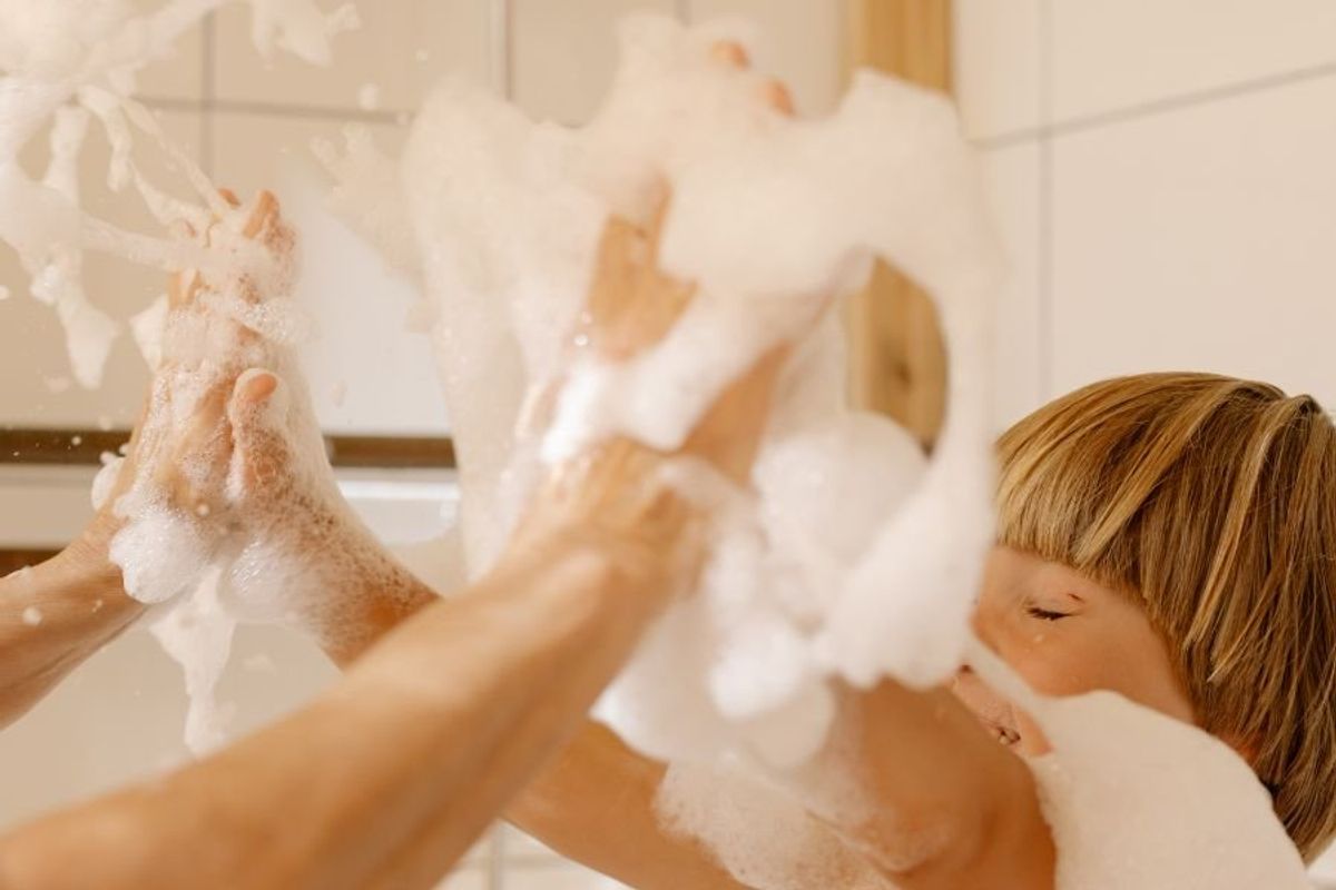 parenting, showering with kids, kids, 