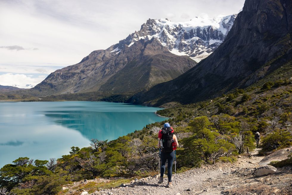 hiking trail next to a lake in patagonia