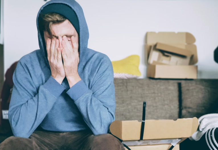 upset teen, reddit, family fight