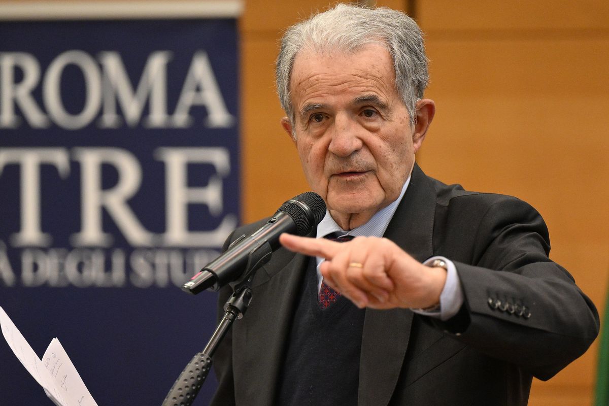 Pure Prodi si sveglia e fustiga l’Europa: «Che errore puntare solo sull’elettrico»