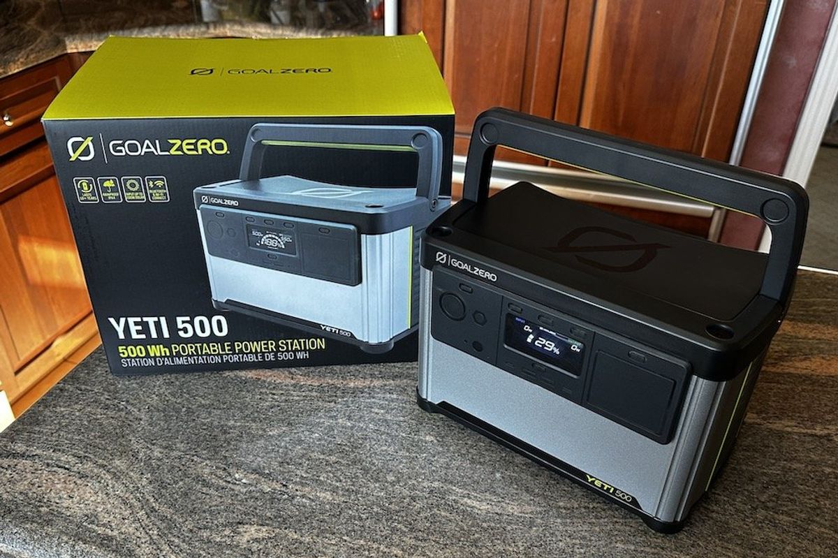 a phot of Goal Zero Yeti 500 Portable Power Station and the box