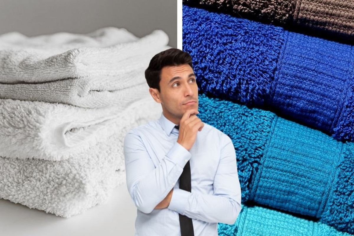 white towels, dark towels, white vs dark towels, bathroom decor