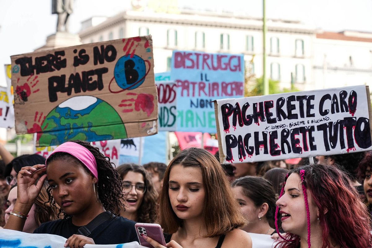 La transizione impossibile. Così la Ue e i grandi media hanno creato le bugie green