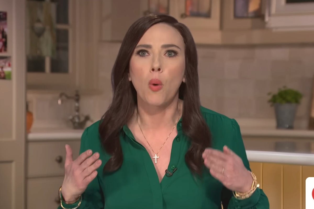 SNL's Cold Open Features Scarlett Johansson In Merciless Katie Britt Burn