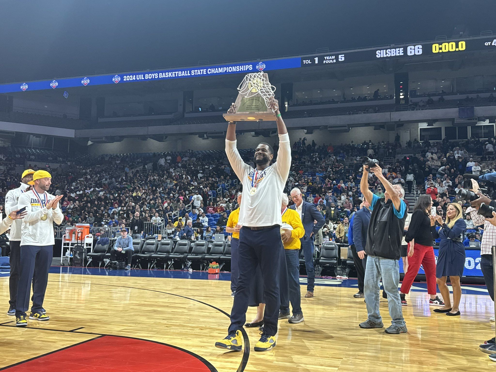 THREEPEAT: Oak Cliff Faith Family secures another title