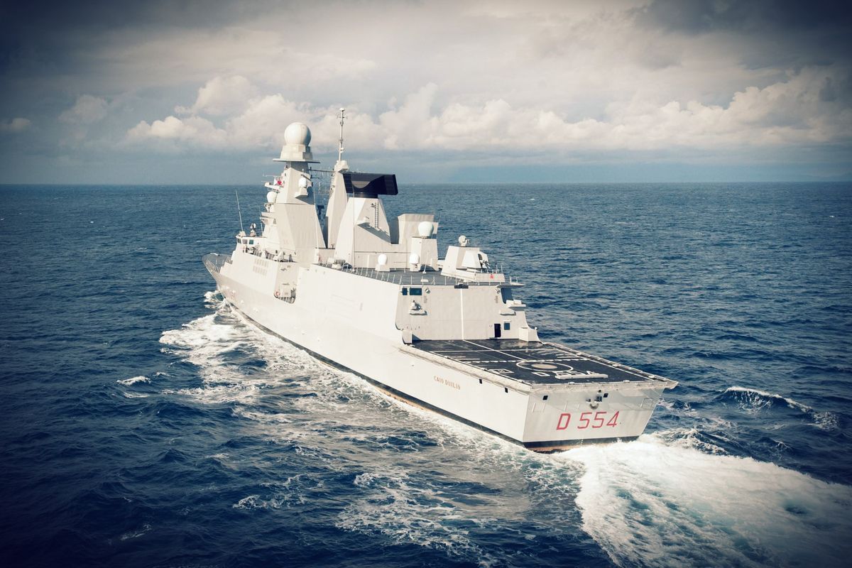 Abbattuti altri due droni. Sale la tensione con gli Huthi: «State con i nostri nemici»