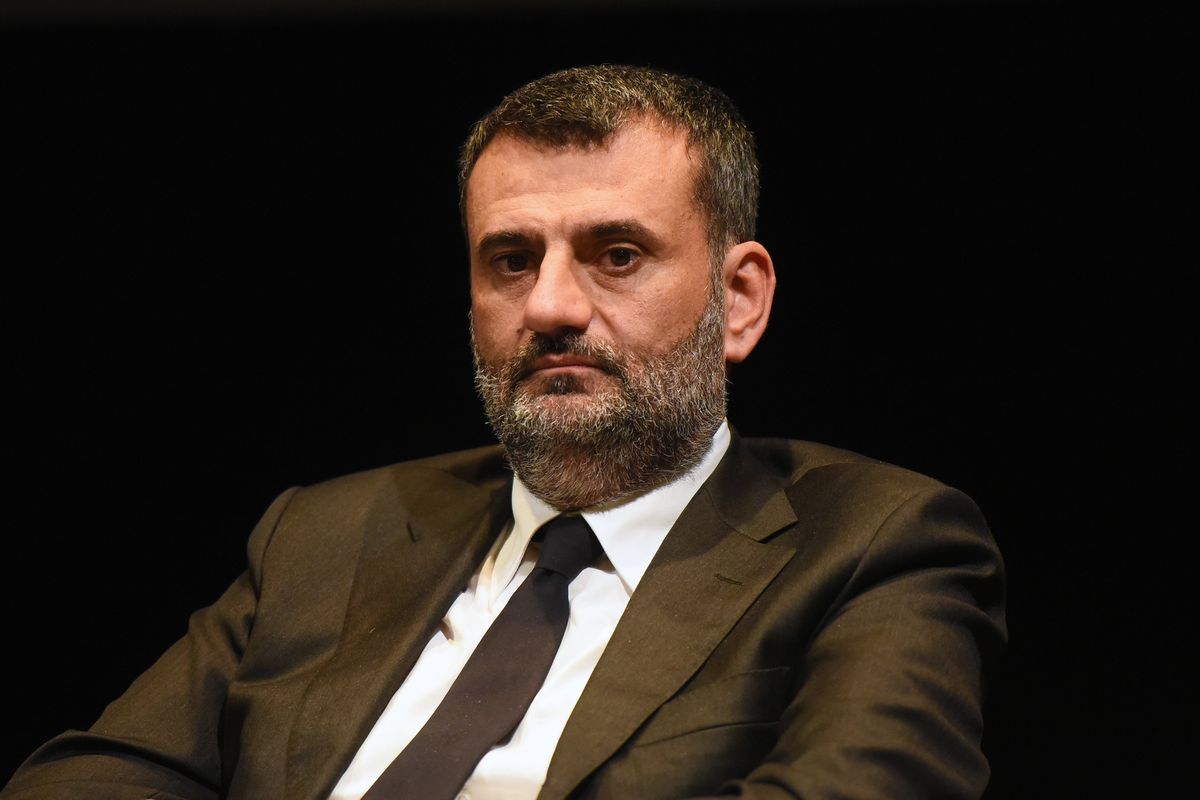 Si rivolsero al boss, vigilesse licenziate. Ma hanno fatto la stessa cosa del sindaco