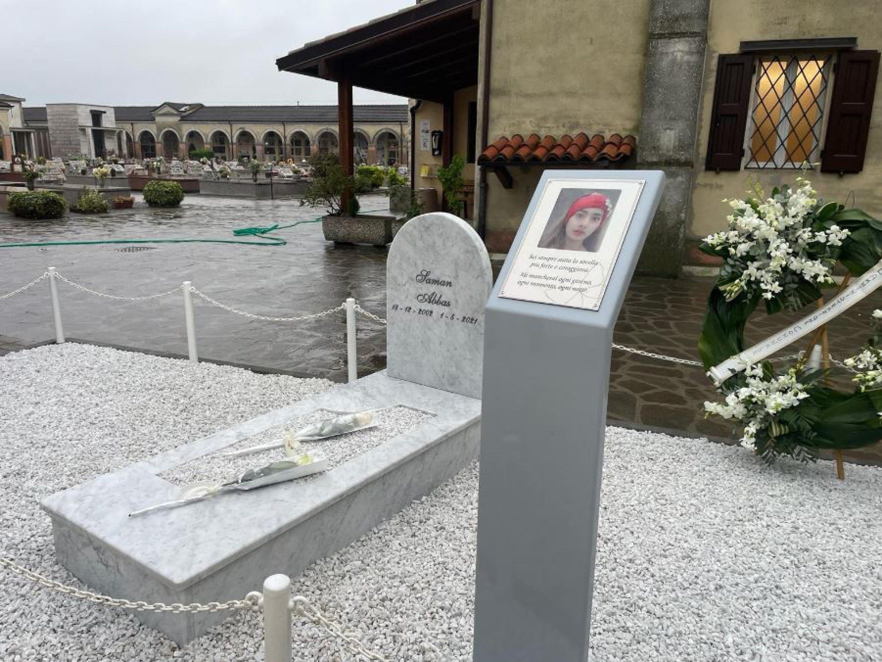 Saman, ai funerali l’ultima beffa
