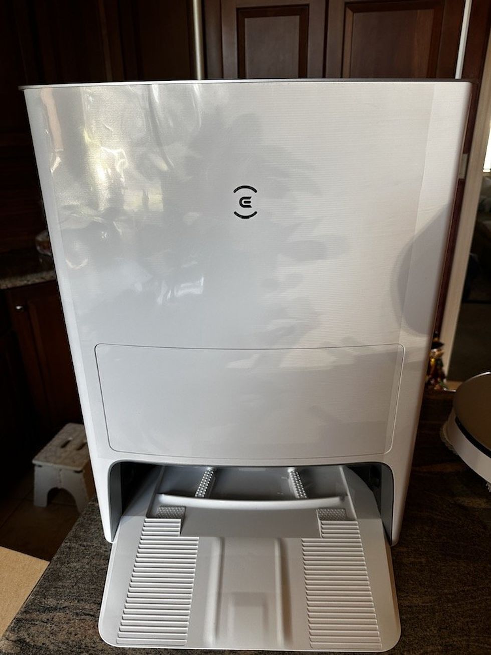a photo of the Ecovacs DEEBOT T20 Omni Station on a countertop