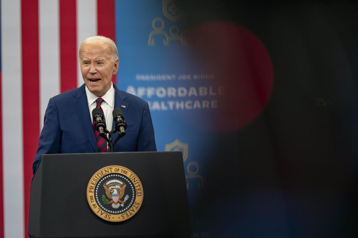 Biden provoca lo zar: «Macellaio». E su Kharkiv piovono missili russi