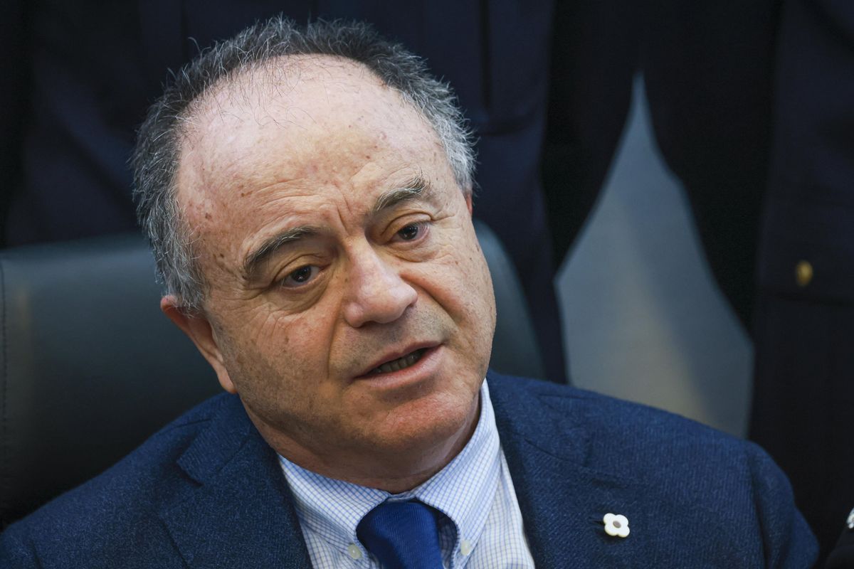 Gratteri allude a un ministro che sniffa?