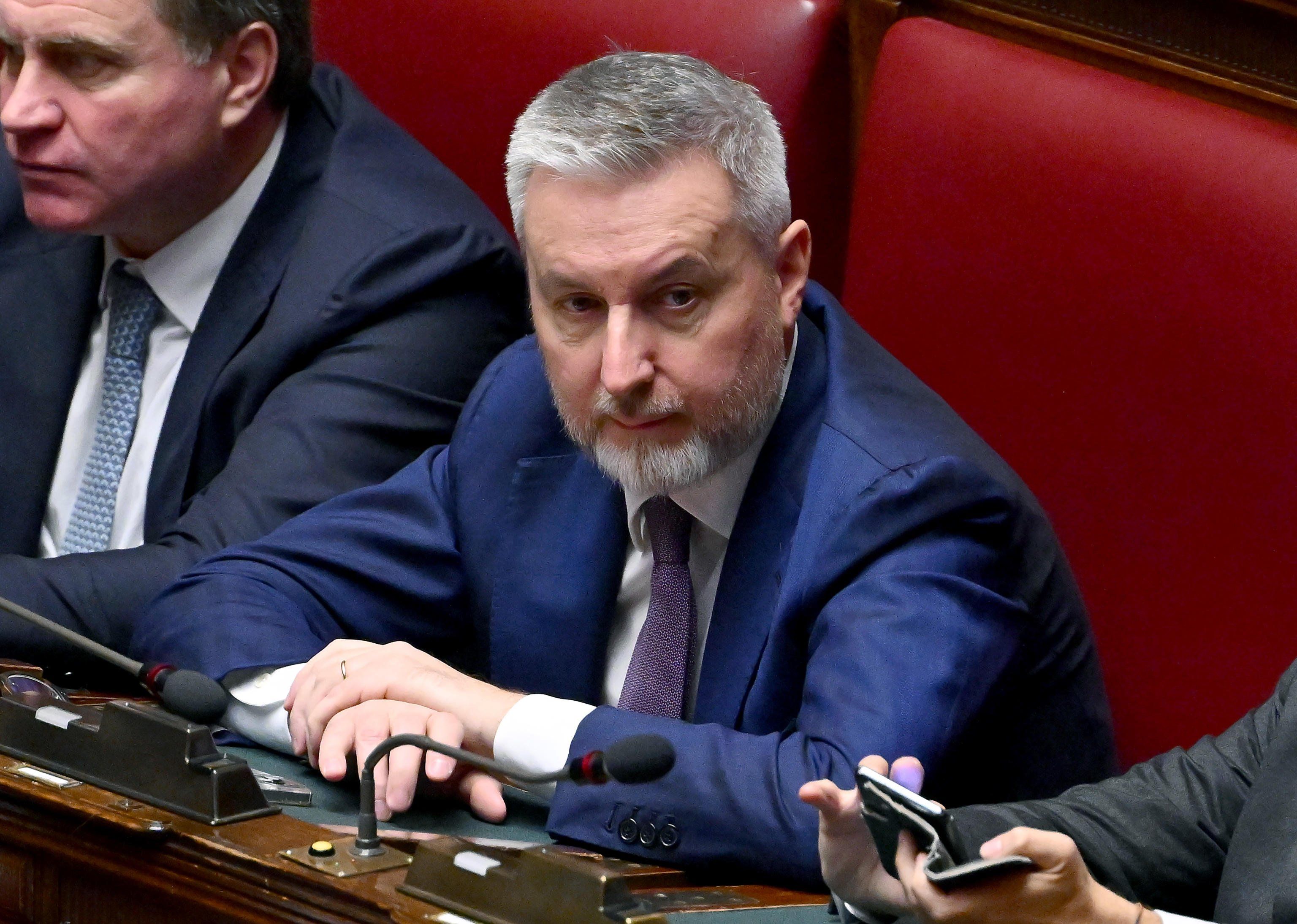 I dem con l’elmetto affilano le armi: «Fuori lista chi è ambiguo su Kiev»