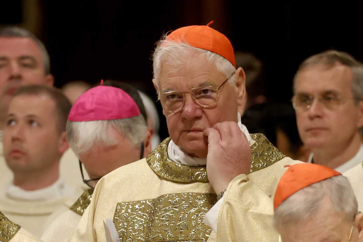 Müller morde il «cattolico» Biden: è pro aborto, sarebbe da scomunica