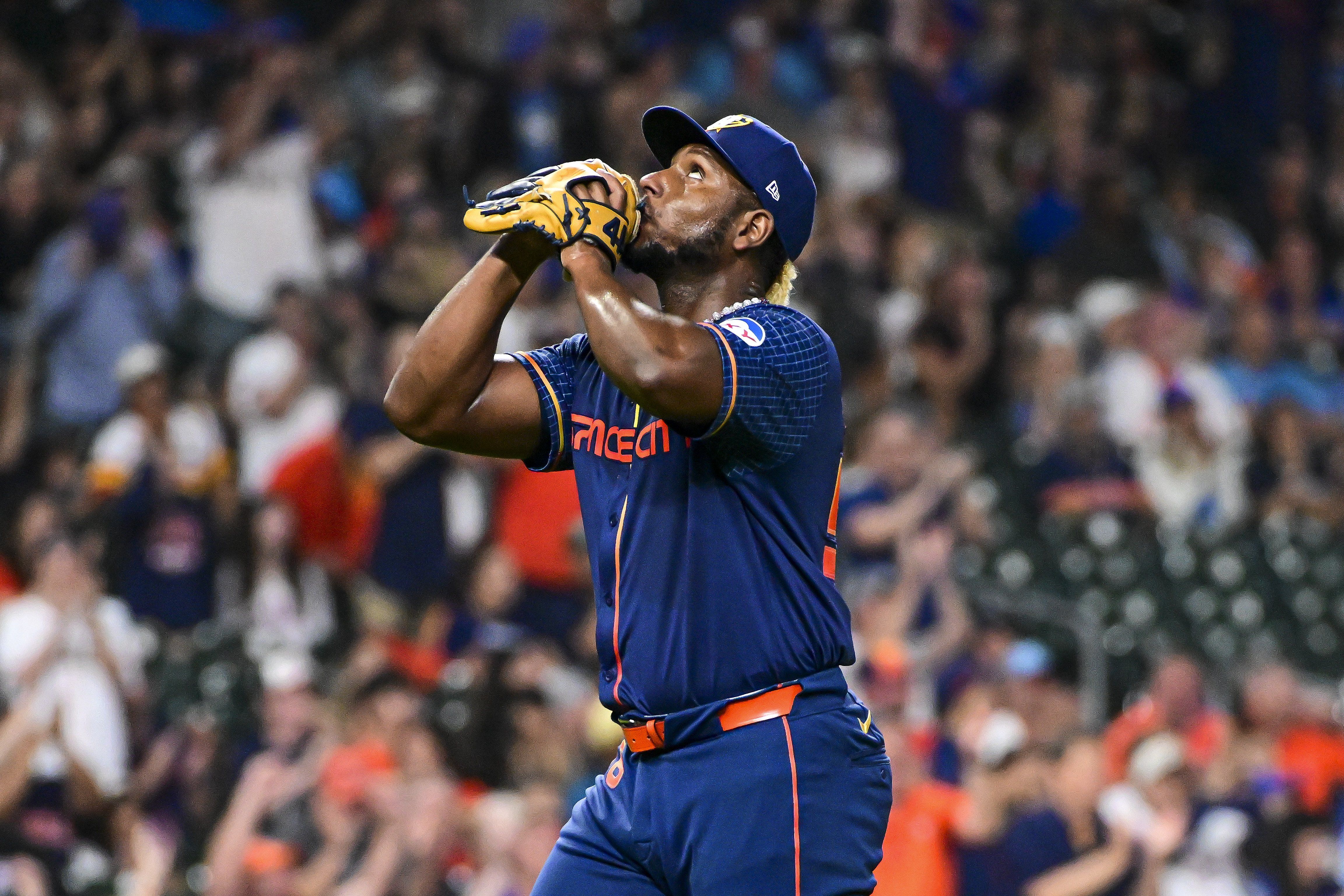 Astros' Ronel Blanco shines bright again, sets new MLB benchmark